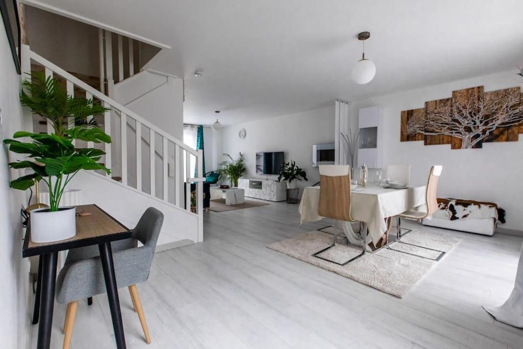 Forest Chic : Maison San Marina Apartment Parmain Exterior foto